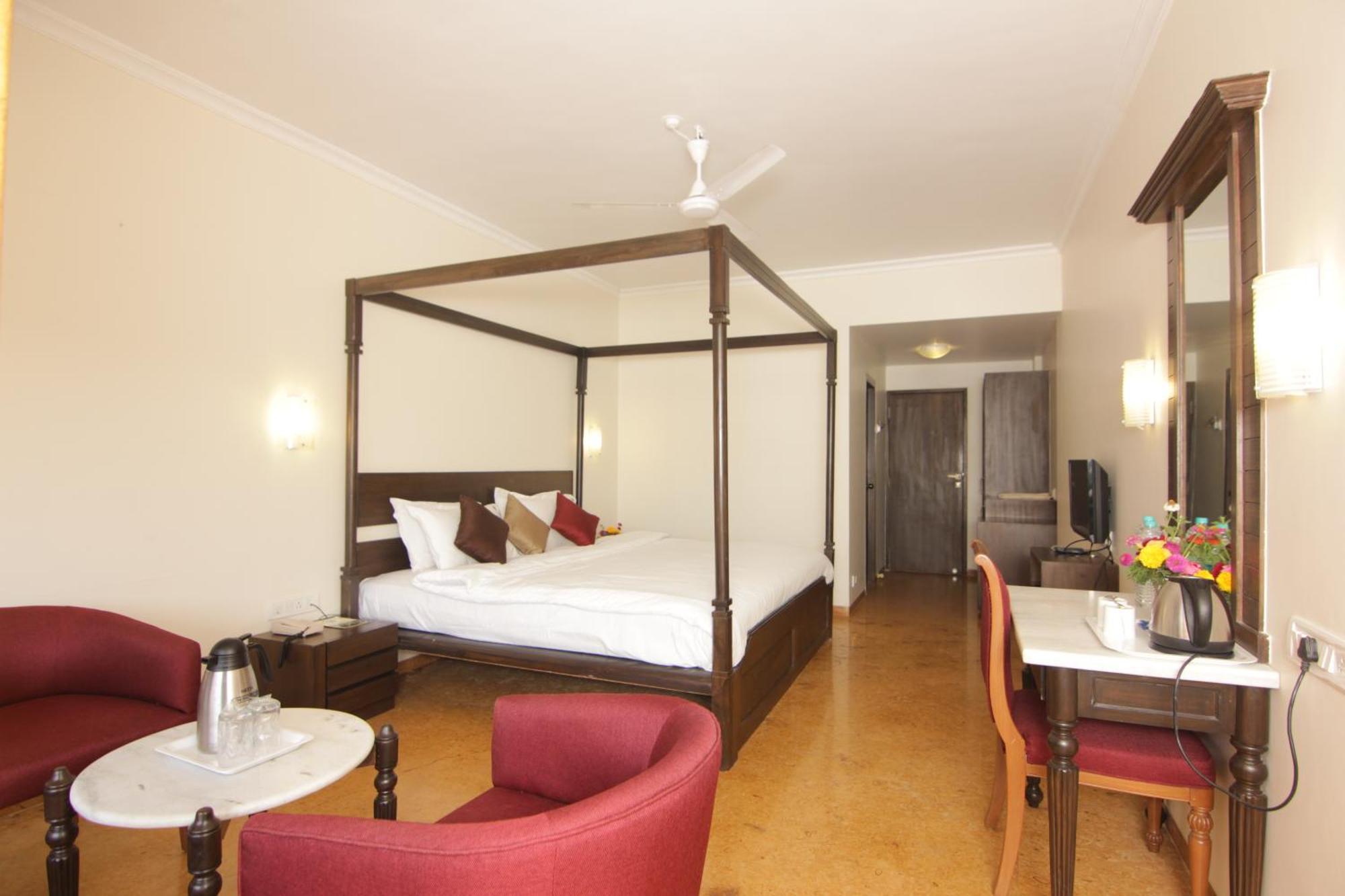 Aveda Blue Country Resort Panchgani Εξωτερικό φωτογραφία