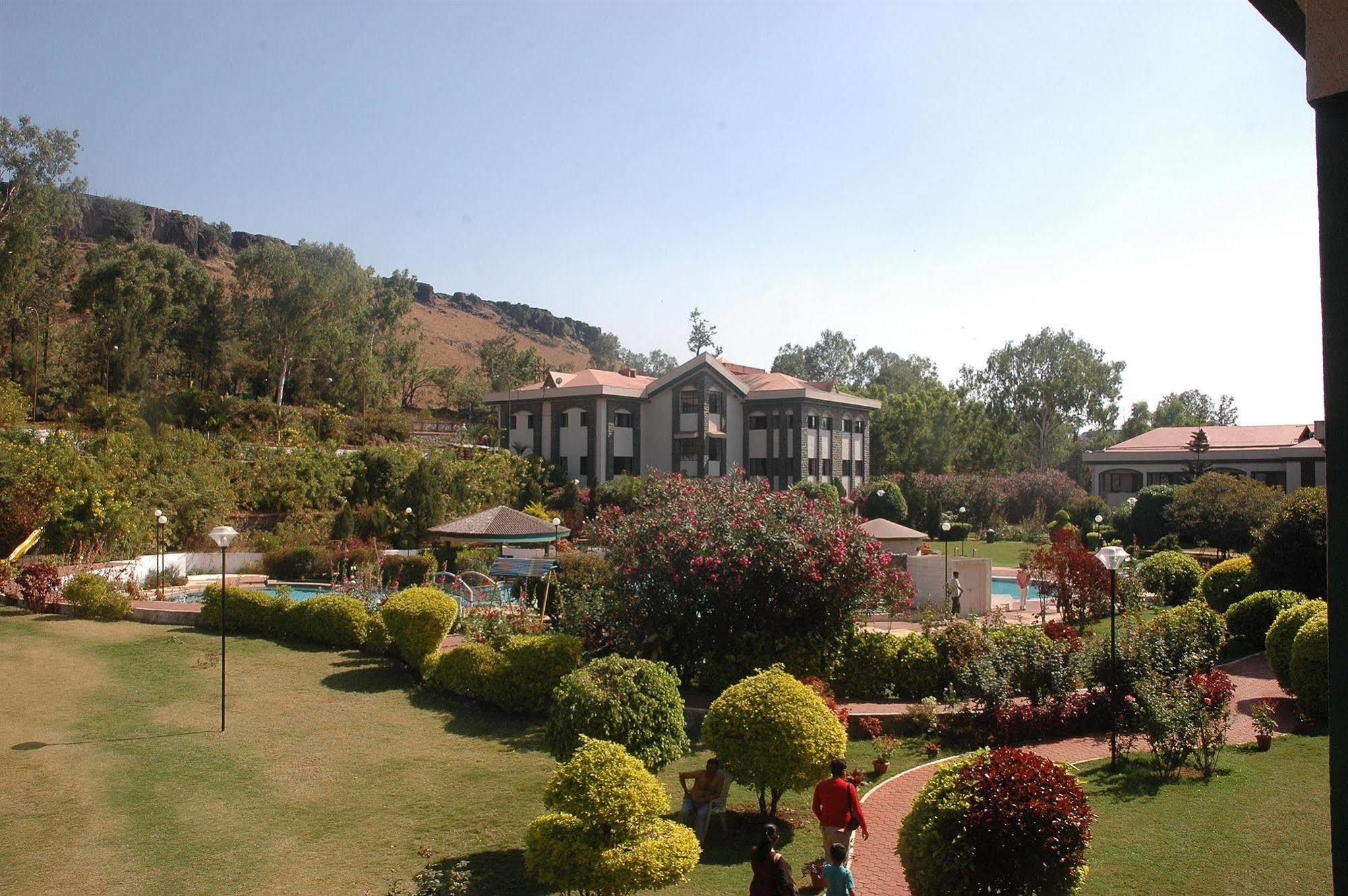 Aveda Blue Country Resort Panchgani Εξωτερικό φωτογραφία