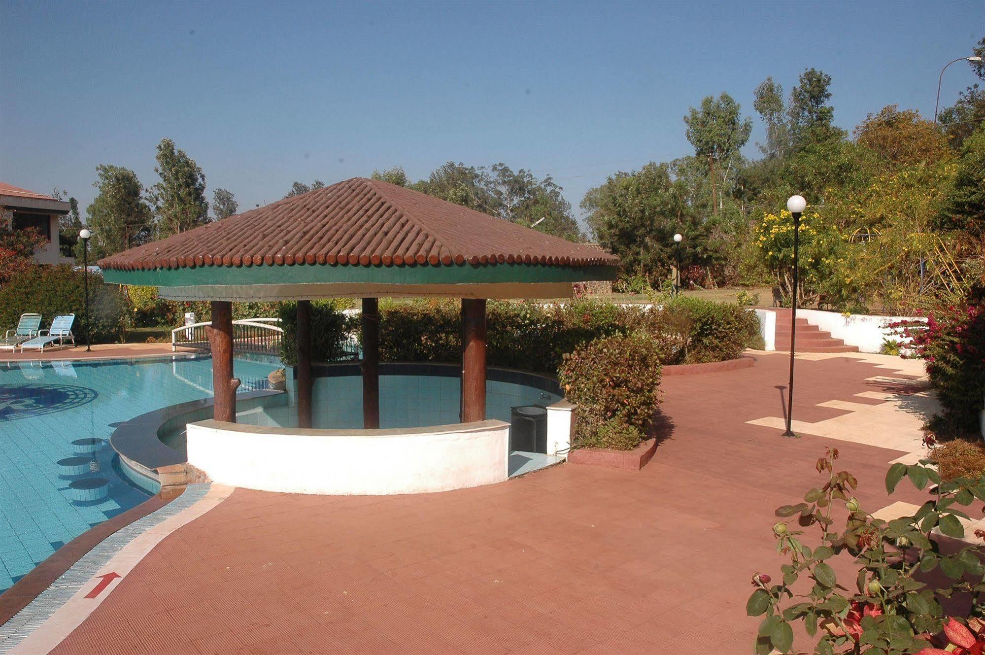 Aveda Blue Country Resort Panchgani Εξωτερικό φωτογραφία